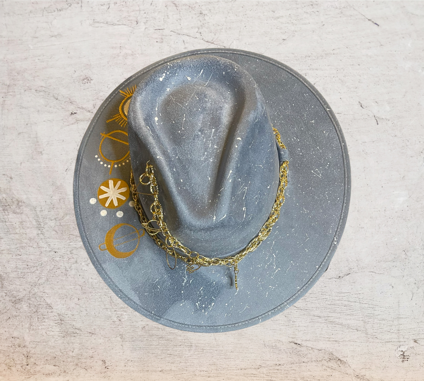 Astro Hand painted suede Fedora hat, with gold plated chain. Color GREYBLUE