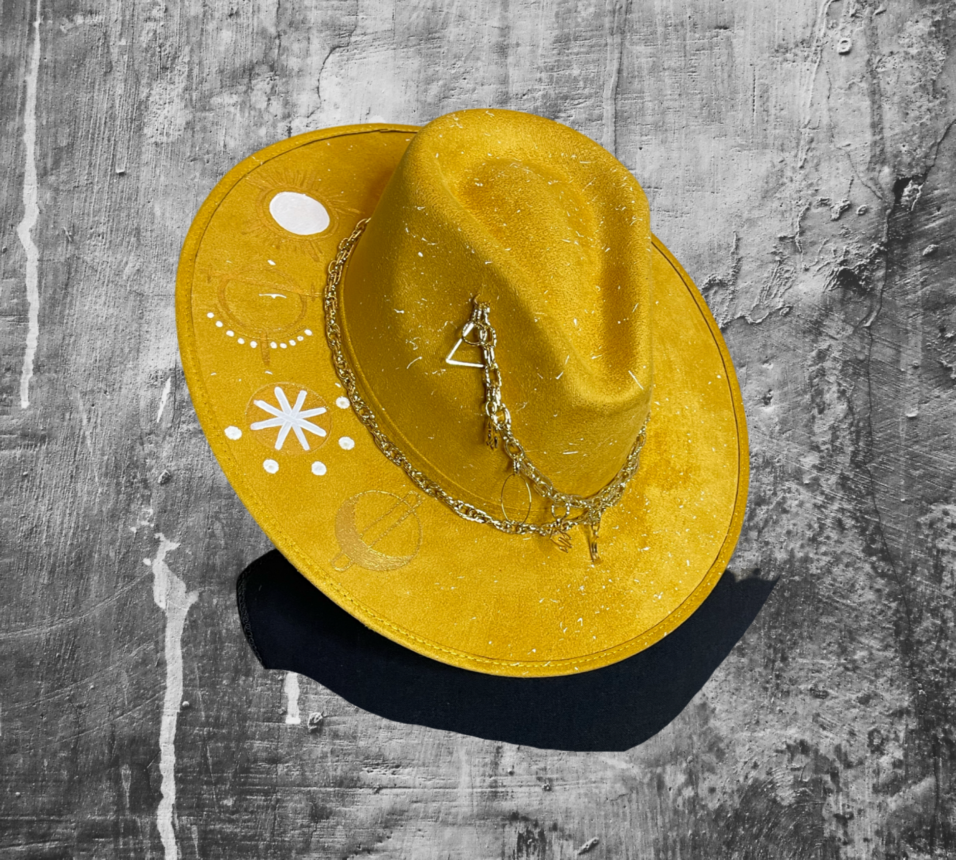 Astro Hand painted suede Fedora hat, with gold plated chain. Color MUSTARD