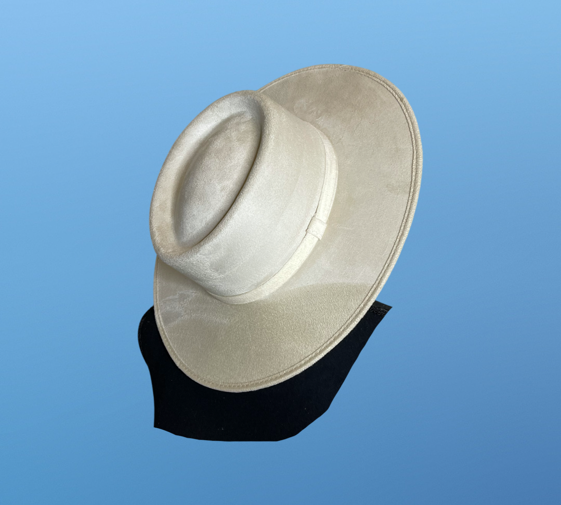 Classic Vegan Suede Toscana . Color IVORY
